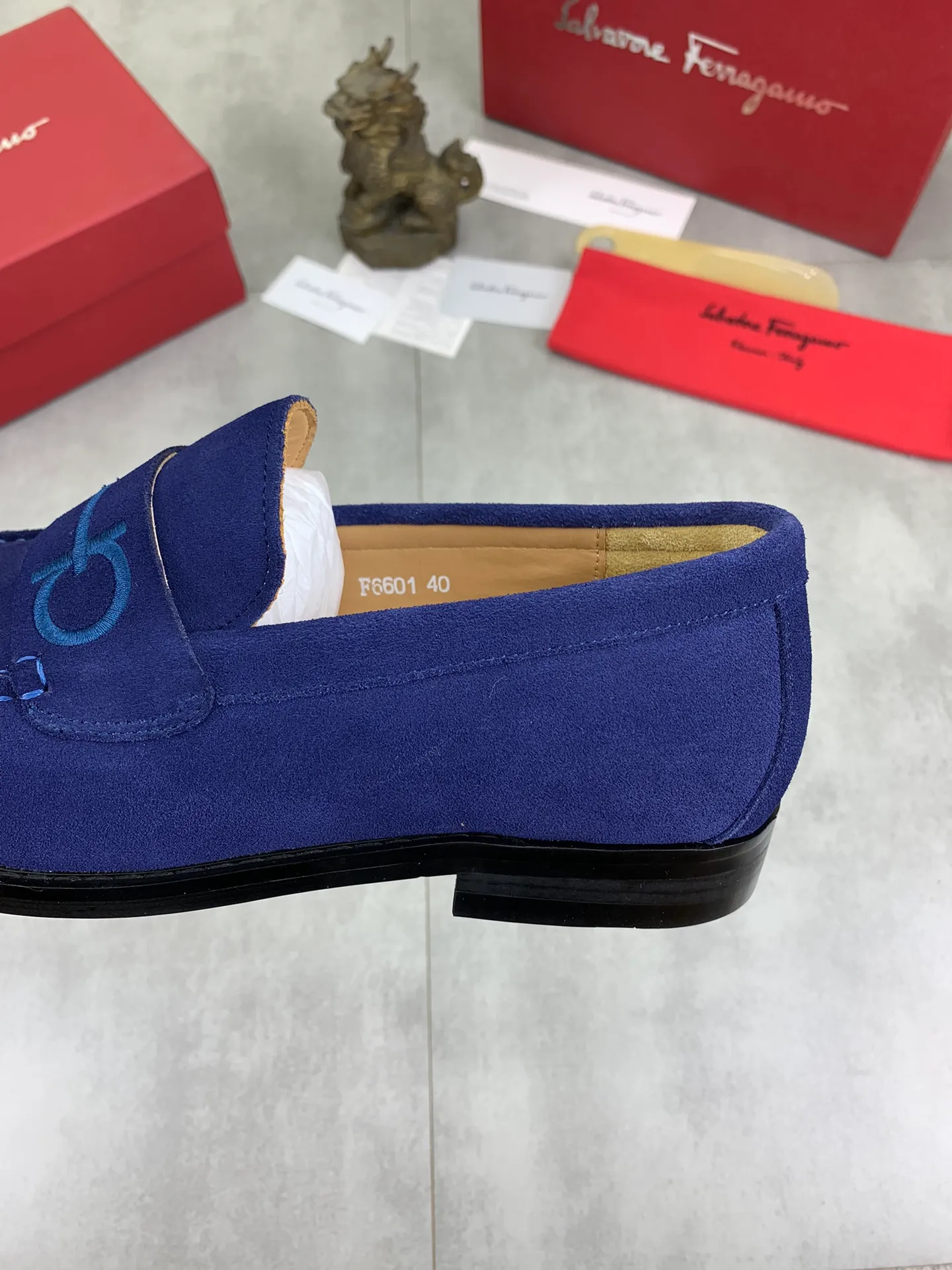 Men's Men's Shoes 💰P460💰[New Style] Water-dyed Niuli 🆘[Salvatore Ferragamo] Ferragamo's latest casual business leather shoes for men! Available at counters simultaneously! The fabric is made of specially imported original calfskin, the lining is made of imported water-dyed cowhide, and the original combination outsole is absolutely luxurious and leads the fashion trend. Matching code: 38-45; 5️⃣ colors available